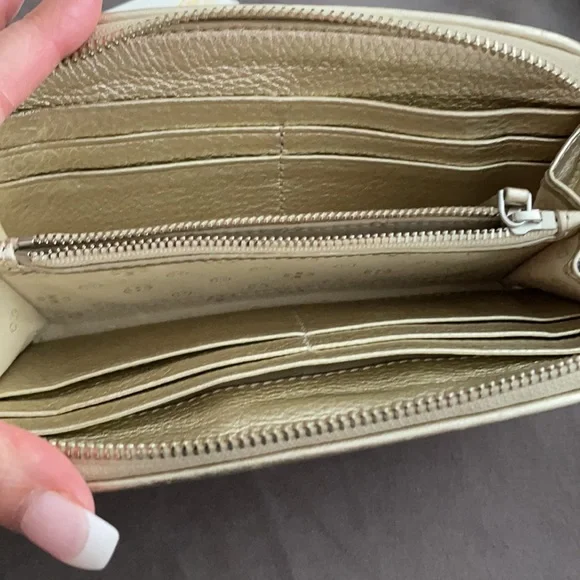 Tory Burch gold leather wallet - Picture 3 of 6